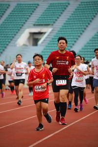 BIB: 4353, 3111, 446
                            <button type="button" onclick="openModal(5955361)" class="btn btn-primary btn-sm float-right btn-popup" data-toggle="modal" data-target=".modal-high-quality">
                        <i class="fas fa-shopping-cart"></i> Add to Cart
                    </button>
                                            <button type="button" onclick="isThisMe(5955361, true)" class="btn btn-success btn-sm float-right btn-popup btn-isme hidden" data-toggle="tooltip" data-placement="bottom" title="นี่คือรูปของคุณใช่ไหม คลิกที่นี่เพื่อเอาเข้าอัลบั้ม">
                        <i class="fas fa-plus"></i> Add to album
                    </button>
                    <button type="button" onclick="isThisMe(5955361, false)" class="btn btn-warning btn-sm float-right btn-popup btn-isnotme hidden">
                        <i class="fas fa-ban"></i> Remove from album
                    </button>