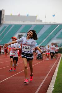 BIB: 9064, 4525
                            <button type="button" onclick="openModal(5949829)" class="btn btn-primary btn-sm float-right btn-popup" data-toggle="modal" data-target=".modal-high-quality">
                        <i class="fas fa-shopping-cart"></i> Add to Cart
                    </button>
                                            <button type="button" onclick="isThisMe(5949829, true)" class="btn btn-success btn-sm float-right btn-popup btn-isme hidden" data-toggle="tooltip" data-placement="bottom" title="นี่คือรูปของคุณใช่ไหม คลิกที่นี่เพื่อเอาเข้าอัลบั้ม">
                        <i class="fas fa-plus"></i> Add to album
                    </button>
                    <button type="button" onclick="isThisMe(5949829, false)" class="btn btn-warning btn-sm float-right btn-popup btn-isnotme hidden">
                        <i class="fas fa-ban"></i> Remove from album
                    </button>