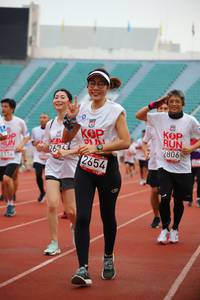 BIB: 2806, 2674, 2654
                            <button type="button" onclick="openModal(5953578)" class="btn btn-primary btn-sm float-right btn-popup" data-toggle="modal" data-target=".modal-high-quality">
                        <i class="fas fa-shopping-cart"></i> Add to Cart
                    </button>
                                            <button type="button" onclick="isThisMe(5953578, true)" class="btn btn-success btn-sm float-right btn-popup btn-isme hidden" data-toggle="tooltip" data-placement="bottom" title="นี่คือรูปของคุณใช่ไหม คลิกที่นี่เพื่อเอาเข้าอัลบั้ม">
                        <i class="fas fa-plus"></i> Add to album
                    </button>
                    <button type="button" onclick="isThisMe(5953578, false)" class="btn btn-warning btn-sm float-right btn-popup btn-isnotme hidden">
                        <i class="fas fa-ban"></i> Remove from album
                    </button>