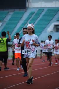 BIB: 76191
                            <button type="button" onclick="openModal(5980662)" class="btn btn-primary btn-sm float-right btn-popup" data-toggle="modal" data-target=".modal-high-quality">
                        <i class="fas fa-shopping-cart"></i> Add to Cart
                    </button>
                                            <button type="button" onclick="isThisMe(5980662, true)" class="btn btn-success btn-sm float-right btn-popup btn-isme hidden" data-toggle="tooltip" data-placement="bottom" title="นี่คือรูปของคุณใช่ไหม คลิกที่นี่เพื่อเอาเข้าอัลบั้ม">
                        <i class="fas fa-plus"></i> Add to album
                    </button>
                    <button type="button" onclick="isThisMe(5980662, false)" class="btn btn-warning btn-sm float-right btn-popup btn-isnotme hidden">
                        <i class="fas fa-ban"></i> Remove from album
                    </button>