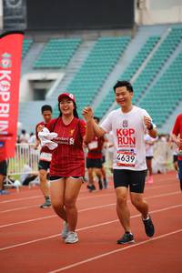 BIB: 201, 4639
                            <button type="button" onclick="openModal(5955663)" class="btn btn-primary btn-sm float-right btn-popup" data-toggle="modal" data-target=".modal-high-quality">
                        <i class="fas fa-shopping-cart"></i> Add to Cart
                    </button>
                                            <button type="button" onclick="isThisMe(5955663, true)" class="btn btn-success btn-sm float-right btn-popup btn-isme hidden" data-toggle="tooltip" data-placement="bottom" title="นี่คือรูปของคุณใช่ไหม คลิกที่นี่เพื่อเอาเข้าอัลบั้ม">
                        <i class="fas fa-plus"></i> Add to album
                    </button>
                    <button type="button" onclick="isThisMe(5955663, false)" class="btn btn-warning btn-sm float-right btn-popup btn-isnotme hidden">
                        <i class="fas fa-ban"></i> Remove from album
                    </button>