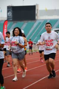 BIB: 3607
                            <button type="button" onclick="openModal(5969513)" class="btn btn-primary btn-sm float-right btn-popup" data-toggle="modal" data-target=".modal-high-quality">
                        <i class="fas fa-shopping-cart"></i> Add to Cart
                    </button>
                                            <button type="button" onclick="isThisMe(5969513, true)" class="btn btn-success btn-sm float-right btn-popup btn-isme hidden" data-toggle="tooltip" data-placement="bottom" title="นี่คือรูปของคุณใช่ไหม คลิกที่นี่เพื่อเอาเข้าอัลบั้ม">
                        <i class="fas fa-plus"></i> Add to album
                    </button>
                    <button type="button" onclick="isThisMe(5969513, false)" class="btn btn-warning btn-sm float-right btn-popup btn-isnotme hidden">
                        <i class="fas fa-ban"></i> Remove from album
                    </button>