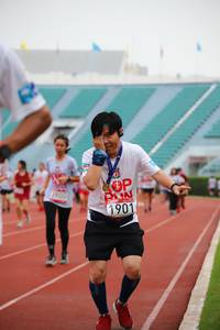 BIB: 3900, 1901
                            <button type="button" onclick="openModal(5966523)" class="btn btn-primary btn-sm float-right btn-popup" data-toggle="modal" data-target=".modal-high-quality">
                        <i class="fas fa-shopping-cart"></i> Add to Cart
                    </button>
                                            <button type="button" onclick="isThisMe(5966523, true)" class="btn btn-success btn-sm float-right btn-popup btn-isme hidden" data-toggle="tooltip" data-placement="bottom" title="นี่คือรูปของคุณใช่ไหม คลิกที่นี่เพื่อเอาเข้าอัลบั้ม">
                        <i class="fas fa-plus"></i> Add to album
                    </button>
                    <button type="button" onclick="isThisMe(5966523, false)" class="btn btn-warning btn-sm float-right btn-popup btn-isnotme hidden">
                        <i class="fas fa-ban"></i> Remove from album
                    </button>