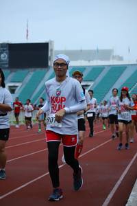 BIB: 6618
                            <button type="button" onclick="openModal(5982503)" class="btn btn-primary btn-sm float-right btn-popup" data-toggle="modal" data-target=".modal-high-quality">
                        <i class="fas fa-shopping-cart"></i> Add to Cart
                    </button>
                                            <button type="button" onclick="isThisMe(5982503, true)" class="btn btn-success btn-sm float-right btn-popup btn-isme hidden" data-toggle="tooltip" data-placement="bottom" title="นี่คือรูปของคุณใช่ไหม คลิกที่นี่เพื่อเอาเข้าอัลบั้ม">
                        <i class="fas fa-plus"></i> Add to album
                    </button>
                    <button type="button" onclick="isThisMe(5982503, false)" class="btn btn-warning btn-sm float-right btn-popup btn-isnotme hidden">
                        <i class="fas fa-ban"></i> Remove from album
                    </button>