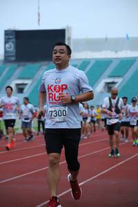 BIB: 7300
                            <button type="button" onclick="openModal(5983381)" class="btn btn-primary btn-sm float-right btn-popup" data-toggle="modal" data-target=".modal-high-quality">
                        <i class="fas fa-shopping-cart"></i> Add to Cart
                    </button>
                                            <button type="button" onclick="isThisMe(5983381, true)" class="btn btn-success btn-sm float-right btn-popup btn-isme hidden" data-toggle="tooltip" data-placement="bottom" title="นี่คือรูปของคุณใช่ไหม คลิกที่นี่เพื่อเอาเข้าอัลบั้ม">
                        <i class="fas fa-plus"></i> Add to album
                    </button>
                    <button type="button" onclick="isThisMe(5983381, false)" class="btn btn-warning btn-sm float-right btn-popup btn-isnotme hidden">
                        <i class="fas fa-ban"></i> Remove from album
                    </button>