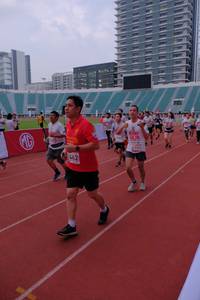 BIB: 3100
                            <button type="button" onclick="openModal(6052896)" class="btn btn-primary btn-sm float-right btn-popup" data-toggle="modal" data-target=".modal-high-quality">
                        <i class="fas fa-shopping-cart"></i> Add to Cart
                    </button>
                                            <button type="button" onclick="isThisMe(6052896, true)" class="btn btn-success btn-sm float-right btn-popup btn-isme hidden" data-toggle="tooltip" data-placement="bottom" title="นี่คือรูปของคุณใช่ไหม คลิกที่นี่เพื่อเอาเข้าอัลบั้ม">
                        <i class="fas fa-plus"></i> Add to album
                    </button>
                    <button type="button" onclick="isThisMe(6052896, false)" class="btn btn-warning btn-sm float-right btn-popup btn-isnotme hidden">
                        <i class="fas fa-ban"></i> Remove from album
                    </button>