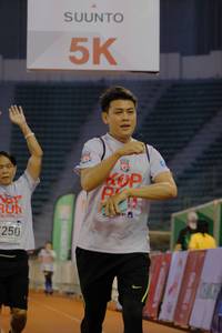 BIB: 250
                            <button type="button" onclick="openModal(6047738)" class="btn btn-primary btn-sm float-right btn-popup" data-toggle="modal" data-target=".modal-high-quality">
                        <i class="fas fa-shopping-cart"></i> Add to Cart
                    </button>
                                            <button type="button" onclick="isThisMe(6047738, true)" class="btn btn-success btn-sm float-right btn-popup btn-isme hidden" data-toggle="tooltip" data-placement="bottom" title="นี่คือรูปของคุณใช่ไหม คลิกที่นี่เพื่อเอาเข้าอัลบั้ม">
                        <i class="fas fa-plus"></i> Add to album
                    </button>
                    <button type="button" onclick="isThisMe(6047738, false)" class="btn btn-warning btn-sm float-right btn-popup btn-isnotme hidden">
                        <i class="fas fa-ban"></i> Remove from album
                    </button>