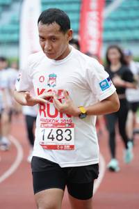 BIB: 201, 1483
                            <button type="button" onclick="openModal(6015913)" class="btn btn-primary btn-sm float-right btn-popup" data-toggle="modal" data-target=".modal-high-quality">
                        <i class="fas fa-shopping-cart"></i> Add to Cart
                    </button>
                                            <button type="button" onclick="isThisMe(6015913, true)" class="btn btn-success btn-sm float-right btn-popup btn-isme hidden" data-toggle="tooltip" data-placement="bottom" title="นี่คือรูปของคุณใช่ไหม คลิกที่นี่เพื่อเอาเข้าอัลบั้ม">
                        <i class="fas fa-plus"></i> Add to album
                    </button>
                    <button type="button" onclick="isThisMe(6015913, false)" class="btn btn-warning btn-sm float-right btn-popup btn-isnotme hidden">
                        <i class="fas fa-ban"></i> Remove from album
                    </button>