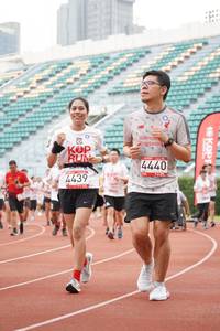 BIB: 4440, 4439
                            <button type="button" onclick="openModal(6024248)" class="btn btn-primary btn-sm float-right btn-popup" data-toggle="modal" data-target=".modal-high-quality">
                        <i class="fas fa-shopping-cart"></i> Add to Cart
                    </button>
                                            <button type="button" onclick="isThisMe(6024248, true)" class="btn btn-success btn-sm float-right btn-popup btn-isme hidden" data-toggle="tooltip" data-placement="bottom" title="นี่คือรูปของคุณใช่ไหม คลิกที่นี่เพื่อเอาเข้าอัลบั้ม">
                        <i class="fas fa-plus"></i> Add to album
                    </button>
                    <button type="button" onclick="isThisMe(6024248, false)" class="btn btn-warning btn-sm float-right btn-popup btn-isnotme hidden">
                        <i class="fas fa-ban"></i> Remove from album
                    </button>