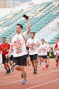 BIB: 201, 1386
                            <button type="button" onclick="openModal(6024584)" class="btn btn-primary btn-sm float-right btn-popup" data-toggle="modal" data-target=".modal-high-quality">
                        <i class="fas fa-shopping-cart"></i> Add to Cart
                    </button>
                                            <button type="button" onclick="isThisMe(6024584, true)" class="btn btn-success btn-sm float-right btn-popup btn-isme hidden" data-toggle="tooltip" data-placement="bottom" title="นี่คือรูปของคุณใช่ไหม คลิกที่นี่เพื่อเอาเข้าอัลบั้ม">
                        <i class="fas fa-plus"></i> Add to album
                    </button>
                    <button type="button" onclick="isThisMe(6024584, false)" class="btn btn-warning btn-sm float-right btn-popup btn-isnotme hidden">
                        <i class="fas fa-ban"></i> Remove from album
                    </button>