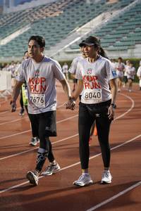 BIB: 8040, 7676
                            <button type="button" onclick="openModal(5910174)" class="btn btn-primary btn-sm float-right btn-popup" data-toggle="modal" data-target=".modal-high-quality">
                        <i class="fas fa-shopping-cart"></i> Add to Cart
                    </button>
                                            <button type="button" onclick="isThisMe(5910174, true)" class="btn btn-success btn-sm float-right btn-popup btn-isme hidden" data-toggle="tooltip" data-placement="bottom" title="นี่คือรูปของคุณใช่ไหม คลิกที่นี่เพื่อเอาเข้าอัลบั้ม">
                        <i class="fas fa-plus"></i> Add to album
                    </button>
                    <button type="button" onclick="isThisMe(5910174, false)" class="btn btn-warning btn-sm float-right btn-popup btn-isnotme hidden">
                        <i class="fas fa-ban"></i> Remove from album
                    </button>