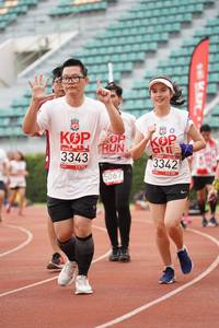 BIB: 3343, 3342, 5067
                            <button type="button" onclick="openModal(6025534)" class="btn btn-primary btn-sm float-right btn-popup" data-toggle="modal" data-target=".modal-high-quality">
                        <i class="fas fa-shopping-cart"></i> Add to Cart
                    </button>
                                            <button type="button" onclick="isThisMe(6025534, true)" class="btn btn-success btn-sm float-right btn-popup btn-isme hidden" data-toggle="tooltip" data-placement="bottom" title="นี่คือรูปของคุณใช่ไหม คลิกที่นี่เพื่อเอาเข้าอัลบั้ม">
                        <i class="fas fa-plus"></i> Add to album
                    </button>
                    <button type="button" onclick="isThisMe(6025534, false)" class="btn btn-warning btn-sm float-right btn-popup btn-isnotme hidden">
                        <i class="fas fa-ban"></i> Remove from album
                    </button>