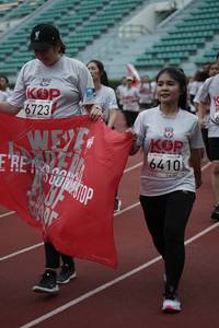 BIB: 6723, 6410
                            <button type="button" onclick="openModal(6014093)" class="btn btn-primary btn-sm float-right btn-popup" data-toggle="modal" data-target=".modal-high-quality">
                        <i class="fas fa-shopping-cart"></i> Add to Cart
                    </button>
                                            <button type="button" onclick="isThisMe(6014093, true)" class="btn btn-success btn-sm float-right btn-popup btn-isme hidden" data-toggle="tooltip" data-placement="bottom" title="นี่คือรูปของคุณใช่ไหม คลิกที่นี่เพื่อเอาเข้าอัลบั้ม">
                        <i class="fas fa-plus"></i> Add to album
                    </button>
                    <button type="button" onclick="isThisMe(6014093, false)" class="btn btn-warning btn-sm float-right btn-popup btn-isnotme hidden">
                        <i class="fas fa-ban"></i> Remove from album
                    </button>