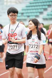 BIB: 7372, 7371, 201
                            <button type="button" onclick="openModal(6019611)" class="btn btn-primary btn-sm float-right btn-popup" data-toggle="modal" data-target=".modal-high-quality">
                        <i class="fas fa-shopping-cart"></i> Add to Cart
                    </button>
                                            <button type="button" onclick="isThisMe(6019611, true)" class="btn btn-success btn-sm float-right btn-popup btn-isme hidden" data-toggle="tooltip" data-placement="bottom" title="นี่คือรูปของคุณใช่ไหม คลิกที่นี่เพื่อเอาเข้าอัลบั้ม">
                        <i class="fas fa-plus"></i> Add to album
                    </button>
                    <button type="button" onclick="isThisMe(6019611, false)" class="btn btn-warning btn-sm float-right btn-popup btn-isnotme hidden">
                        <i class="fas fa-ban"></i> Remove from album
                    </button>