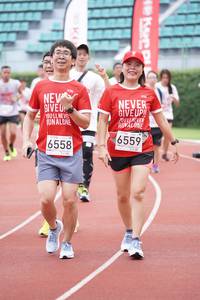 BIB: 6559, 6558
                            <button type="button" onclick="openModal(6019527)" class="btn btn-primary btn-sm float-right btn-popup" data-toggle="modal" data-target=".modal-high-quality">
                        <i class="fas fa-shopping-cart"></i> Add to Cart
                    </button>
                                            <button type="button" onclick="isThisMe(6019527, true)" class="btn btn-success btn-sm float-right btn-popup btn-isme hidden" data-toggle="tooltip" data-placement="bottom" title="นี่คือรูปของคุณใช่ไหม คลิกที่นี่เพื่อเอาเข้าอัลบั้ม">
                        <i class="fas fa-plus"></i> Add to album
                    </button>
                    <button type="button" onclick="isThisMe(6019527, false)" class="btn btn-warning btn-sm float-right btn-popup btn-isnotme hidden">
                        <i class="fas fa-ban"></i> Remove from album
                    </button>