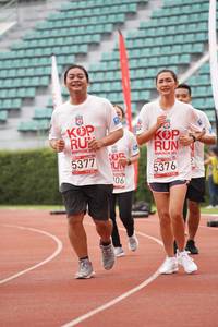 BIB: 201, 5377, 5376
                            <button type="button" onclick="openModal(6025675)" class="btn btn-primary btn-sm float-right btn-popup" data-toggle="modal" data-target=".modal-high-quality">
                        <i class="fas fa-shopping-cart"></i> Add to Cart
                    </button>
                                            <button type="button" onclick="isThisMe(6025675, true)" class="btn btn-success btn-sm float-right btn-popup btn-isme hidden" data-toggle="tooltip" data-placement="bottom" title="นี่คือรูปของคุณใช่ไหม คลิกที่นี่เพื่อเอาเข้าอัลบั้ม">
                        <i class="fas fa-plus"></i> Add to album
                    </button>
                    <button type="button" onclick="isThisMe(6025675, false)" class="btn btn-warning btn-sm float-right btn-popup btn-isnotme hidden">
                        <i class="fas fa-ban"></i> Remove from album
                    </button>