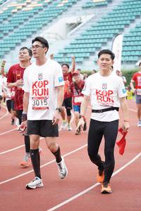 BIB: 3015
                            <button type="button" onclick="openModal(6019467)" class="btn btn-primary btn-sm float-right btn-popup" data-toggle="modal" data-target=".modal-high-quality">
                        <i class="fas fa-shopping-cart"></i> Add to Cart
                    </button>
                                            <button type="button" onclick="isThisMe(6019467, true)" class="btn btn-success btn-sm float-right btn-popup btn-isme hidden" data-toggle="tooltip" data-placement="bottom" title="นี่คือรูปของคุณใช่ไหม คลิกที่นี่เพื่อเอาเข้าอัลบั้ม">
                        <i class="fas fa-plus"></i> Add to album
                    </button>
                    <button type="button" onclick="isThisMe(6019467, false)" class="btn btn-warning btn-sm float-right btn-popup btn-isnotme hidden">
                        <i class="fas fa-ban"></i> Remove from album
                    </button>