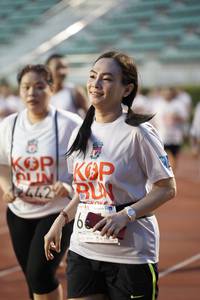 BIB: 442
                            <button type="button" onclick="openModal(6010561)" class="btn btn-primary btn-sm float-right btn-popup" data-toggle="modal" data-target=".modal-high-quality">
                        <i class="fas fa-shopping-cart"></i> Add to Cart
                    </button>
                                            <button type="button" onclick="isThisMe(6010561, true)" class="btn btn-success btn-sm float-right btn-popup btn-isme hidden" data-toggle="tooltip" data-placement="bottom" title="นี่คือรูปของคุณใช่ไหม คลิกที่นี่เพื่อเอาเข้าอัลบั้ม">
                        <i class="fas fa-plus"></i> Add to album
                    </button>
                    <button type="button" onclick="isThisMe(6010561, false)" class="btn btn-warning btn-sm float-right btn-popup btn-isnotme hidden">
                        <i class="fas fa-ban"></i> Remove from album
                    </button>