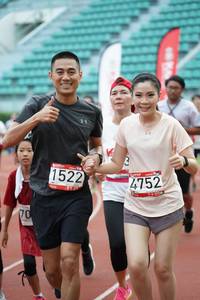 BIB: 1522, 4752
                            <button type="button" onclick="openModal(6015453)" class="btn btn-primary btn-sm float-right btn-popup" data-toggle="modal" data-target=".modal-high-quality">
                        <i class="fas fa-shopping-cart"></i> Add to Cart
                    </button>
                                            <button type="button" onclick="isThisMe(6015453, true)" class="btn btn-success btn-sm float-right btn-popup btn-isme hidden" data-toggle="tooltip" data-placement="bottom" title="นี่คือรูปของคุณใช่ไหม คลิกที่นี่เพื่อเอาเข้าอัลบั้ม">
                        <i class="fas fa-plus"></i> Add to album
                    </button>
                    <button type="button" onclick="isThisMe(6015453, false)" class="btn btn-warning btn-sm float-right btn-popup btn-isnotme hidden">
                        <i class="fas fa-ban"></i> Remove from album
                    </button>