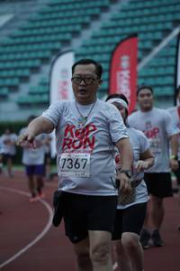 BIB: 201, 7367
                            <button type="button" onclick="openModal(6014065)" class="btn btn-primary btn-sm float-right btn-popup" data-toggle="modal" data-target=".modal-high-quality">
                        <i class="fas fa-shopping-cart"></i> Add to Cart
                    </button>
                                            <button type="button" onclick="isThisMe(6014065, true)" class="btn btn-success btn-sm float-right btn-popup btn-isme hidden" data-toggle="tooltip" data-placement="bottom" title="นี่คือรูปของคุณใช่ไหม คลิกที่นี่เพื่อเอาเข้าอัลบั้ม">
                        <i class="fas fa-plus"></i> Add to album
                    </button>
                    <button type="button" onclick="isThisMe(6014065, false)" class="btn btn-warning btn-sm float-right btn-popup btn-isnotme hidden">
                        <i class="fas fa-ban"></i> Remove from album
                    </button>