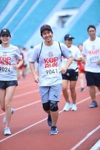 BIB: 6579, 9041, 024
                            <button type="button" onclick="openModal(5995363)" class="btn btn-primary btn-sm float-right btn-popup" data-toggle="modal" data-target=".modal-high-quality">
                        <i class="fas fa-shopping-cart"></i> Add to Cart
                    </button>
                                            <button type="button" onclick="isThisMe(5995363, true)" class="btn btn-success btn-sm float-right btn-popup btn-isme hidden" data-toggle="tooltip" data-placement="bottom" title="นี่คือรูปของคุณใช่ไหม คลิกที่นี่เพื่อเอาเข้าอัลบั้ม">
                        <i class="fas fa-plus"></i> Add to album
                    </button>
                    <button type="button" onclick="isThisMe(5995363, false)" class="btn btn-warning btn-sm float-right btn-popup btn-isnotme hidden">
                        <i class="fas fa-ban"></i> Remove from album
                    </button>