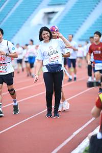 BIB: 6556
                            <button type="button" onclick="openModal(5995463)" class="btn btn-primary btn-sm float-right btn-popup" data-toggle="modal" data-target=".modal-high-quality">
                        <i class="fas fa-shopping-cart"></i> Add to Cart
                    </button>
                                            <button type="button" onclick="isThisMe(5995463, true)" class="btn btn-success btn-sm float-right btn-popup btn-isme hidden" data-toggle="tooltip" data-placement="bottom" title="นี่คือรูปของคุณใช่ไหม คลิกที่นี่เพื่อเอาเข้าอัลบั้ม">
                        <i class="fas fa-plus"></i> Add to album
                    </button>
                    <button type="button" onclick="isThisMe(5995463, false)" class="btn btn-warning btn-sm float-right btn-popup btn-isnotme hidden">
                        <i class="fas fa-ban"></i> Remove from album
                    </button>