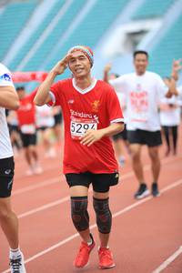 BIB: 5294
                            <button type="button" onclick="openModal(6006554)" class="btn btn-primary btn-sm float-right btn-popup" data-toggle="modal" data-target=".modal-high-quality">
                        <i class="fas fa-shopping-cart"></i> Add to Cart
                    </button>
                                            <button type="button" onclick="isThisMe(6006554, true)" class="btn btn-success btn-sm float-right btn-popup btn-isme hidden" data-toggle="tooltip" data-placement="bottom" title="นี่คือรูปของคุณใช่ไหม คลิกที่นี่เพื่อเอาเข้าอัลบั้ม">
                        <i class="fas fa-plus"></i> Add to album
                    </button>
                    <button type="button" onclick="isThisMe(6006554, false)" class="btn btn-warning btn-sm float-right btn-popup btn-isnotme hidden">
                        <i class="fas fa-ban"></i> Remove from album
                    </button>