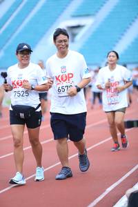 BIB: 657, 7525, 1530
                            <button type="button" onclick="openModal(5995367)" class="btn btn-primary btn-sm float-right btn-popup" data-toggle="modal" data-target=".modal-high-quality">
                        <i class="fas fa-shopping-cart"></i> Add to Cart
                    </button>
                                            <button type="button" onclick="isThisMe(5995367, true)" class="btn btn-success btn-sm float-right btn-popup btn-isme hidden" data-toggle="tooltip" data-placement="bottom" title="นี่คือรูปของคุณใช่ไหม คลิกที่นี่เพื่อเอาเข้าอัลบั้ม">
                        <i class="fas fa-plus"></i> Add to album
                    </button>
                    <button type="button" onclick="isThisMe(5995367, false)" class="btn btn-warning btn-sm float-right btn-popup btn-isnotme hidden">
                        <i class="fas fa-ban"></i> Remove from album
                    </button>