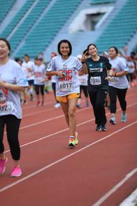 BIB: 7030, 084, 6017
                            <button type="button" onclick="openModal(6002801)" class="btn btn-primary btn-sm float-right btn-popup" data-toggle="modal" data-target=".modal-high-quality">
                        <i class="fas fa-shopping-cart"></i> Add to Cart
                    </button>
                                            <button type="button" onclick="isThisMe(6002801, true)" class="btn btn-success btn-sm float-right btn-popup btn-isme hidden" data-toggle="tooltip" data-placement="bottom" title="นี่คือรูปของคุณใช่ไหม คลิกที่นี่เพื่อเอาเข้าอัลบั้ม">
                        <i class="fas fa-plus"></i> Add to album
                    </button>
                    <button type="button" onclick="isThisMe(6002801, false)" class="btn btn-warning btn-sm float-right btn-popup btn-isnotme hidden">
                        <i class="fas fa-ban"></i> Remove from album
                    </button>