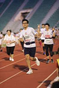 BIB: 6200, 8880
                            <button type="button" onclick="openModal(5992119)" class="btn btn-primary btn-sm float-right btn-popup" data-toggle="modal" data-target=".modal-high-quality">
                        <i class="fas fa-shopping-cart"></i> Add to Cart
                    </button>
                                            <button type="button" onclick="isThisMe(5992119, true)" class="btn btn-success btn-sm float-right btn-popup btn-isme hidden" data-toggle="tooltip" data-placement="bottom" title="นี่คือรูปของคุณใช่ไหม คลิกที่นี่เพื่อเอาเข้าอัลบั้ม">
                        <i class="fas fa-plus"></i> Add to album
                    </button>
                    <button type="button" onclick="isThisMe(5992119, false)" class="btn btn-warning btn-sm float-right btn-popup btn-isnotme hidden">
                        <i class="fas fa-ban"></i> Remove from album
                    </button>