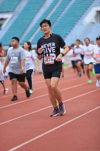 BIB: 5042, 4876
                            <button type="button" onclick="openModal(6009487)" class="btn btn-primary btn-sm float-right btn-popup" data-toggle="modal" data-target=".modal-high-quality">
                        <i class="fas fa-shopping-cart"></i> Add to Cart
                    </button>
                                            <button type="button" onclick="isThisMe(6009487, true)" class="btn btn-success btn-sm float-right btn-popup btn-isme hidden" data-toggle="tooltip" data-placement="bottom" title="นี่คือรูปของคุณใช่ไหม คลิกที่นี่เพื่อเอาเข้าอัลบั้ม">
                        <i class="fas fa-plus"></i> Add to album
                    </button>
                    <button type="button" onclick="isThisMe(6009487, false)" class="btn btn-warning btn-sm float-right btn-popup btn-isnotme hidden">
                        <i class="fas fa-ban"></i> Remove from album
                    </button>