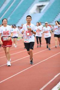 BIB: 4132, 3002
                            <button type="button" onclick="openModal(6005721)" class="btn btn-primary btn-sm float-right btn-popup" data-toggle="modal" data-target=".modal-high-quality">
                        <i class="fas fa-shopping-cart"></i> Add to Cart
                    </button>
                                            <button type="button" onclick="isThisMe(6005721, true)" class="btn btn-success btn-sm float-right btn-popup btn-isme hidden" data-toggle="tooltip" data-placement="bottom" title="นี่คือรูปของคุณใช่ไหม คลิกที่นี่เพื่อเอาเข้าอัลบั้ม">
                        <i class="fas fa-plus"></i> Add to album
                    </button>
                    <button type="button" onclick="isThisMe(6005721, false)" class="btn btn-warning btn-sm float-right btn-popup btn-isnotme hidden">
                        <i class="fas fa-ban"></i> Remove from album
                    </button>