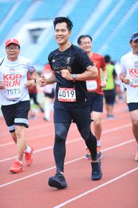 BIB: 7573, 808, 4019
                            <button type="button" onclick="openModal(6001037)" class="btn btn-primary btn-sm float-right btn-popup" data-toggle="modal" data-target=".modal-high-quality">
                        <i class="fas fa-shopping-cart"></i> Add to Cart
                    </button>
                                            <button type="button" onclick="isThisMe(6001037, true)" class="btn btn-success btn-sm float-right btn-popup btn-isme hidden" data-toggle="tooltip" data-placement="bottom" title="นี่คือรูปของคุณใช่ไหม คลิกที่นี่เพื่อเอาเข้าอัลบั้ม">
                        <i class="fas fa-plus"></i> Add to album
                    </button>
                    <button type="button" onclick="isThisMe(6001037, false)" class="btn btn-warning btn-sm float-right btn-popup btn-isnotme hidden">
                        <i class="fas fa-ban"></i> Remove from album
                    </button>