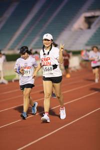 BIB: 6568, 091
                            <button type="button" onclick="openModal(5989286)" class="btn btn-primary btn-sm float-right btn-popup" data-toggle="modal" data-target=".modal-high-quality">
                        <i class="fas fa-shopping-cart"></i> Add to Cart
                    </button>
                                            <button type="button" onclick="isThisMe(5989286, true)" class="btn btn-success btn-sm float-right btn-popup btn-isme hidden" data-toggle="tooltip" data-placement="bottom" title="นี่คือรูปของคุณใช่ไหม คลิกที่นี่เพื่อเอาเข้าอัลบั้ม">
                        <i class="fas fa-plus"></i> Add to album
                    </button>
                    <button type="button" onclick="isThisMe(5989286, false)" class="btn btn-warning btn-sm float-right btn-popup btn-isnotme hidden">
                        <i class="fas fa-ban"></i> Remove from album
                    </button>