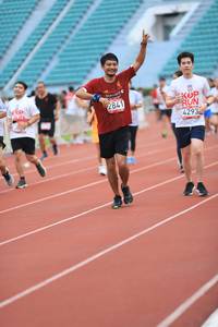 BIB: 2841, 4293
                            <button type="button" onclick="openModal(6004904)" class="btn btn-primary btn-sm float-right btn-popup" data-toggle="modal" data-target=".modal-high-quality">
                        <i class="fas fa-shopping-cart"></i> Add to Cart
                    </button>
                                            <button type="button" onclick="isThisMe(6004904, true)" class="btn btn-success btn-sm float-right btn-popup btn-isme hidden" data-toggle="tooltip" data-placement="bottom" title="นี่คือรูปของคุณใช่ไหม คลิกที่นี่เพื่อเอาเข้าอัลบั้ม">
                        <i class="fas fa-plus"></i> Add to album
                    </button>
                    <button type="button" onclick="isThisMe(6004904, false)" class="btn btn-warning btn-sm float-right btn-popup btn-isnotme hidden">
                        <i class="fas fa-ban"></i> Remove from album
                    </button>