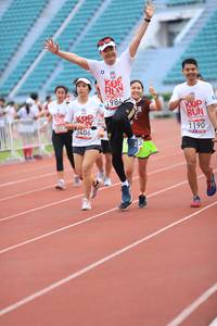 BIB: 984, 1190, 3406
                            <button type="button" onclick="openModal(6011453)" class="btn btn-primary btn-sm float-right btn-popup" data-toggle="modal" data-target=".modal-high-quality">
                        <i class="fas fa-shopping-cart"></i> Add to Cart
                    </button>
                                            <button type="button" onclick="isThisMe(6011453, true)" class="btn btn-success btn-sm float-right btn-popup btn-isme hidden" data-toggle="tooltip" data-placement="bottom" title="นี่คือรูปของคุณใช่ไหม คลิกที่นี่เพื่อเอาเข้าอัลบั้ม">
                        <i class="fas fa-plus"></i> Add to album
                    </button>
                    <button type="button" onclick="isThisMe(6011453, false)" class="btn btn-warning btn-sm float-right btn-popup btn-isnotme hidden">
                        <i class="fas fa-ban"></i> Remove from album
                    </button>