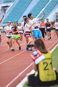 BIB: 5077, 3466, 2575
                            <button type="button" onclick="openModal(6011444)" class="btn btn-primary btn-sm float-right btn-popup" data-toggle="modal" data-target=".modal-high-quality">
                        <i class="fas fa-shopping-cart"></i> Add to Cart
                    </button>
                                            <button type="button" onclick="isThisMe(6011444, true)" class="btn btn-success btn-sm float-right btn-popup btn-isme hidden" data-toggle="tooltip" data-placement="bottom" title="นี่คือรูปของคุณใช่ไหม คลิกที่นี่เพื่อเอาเข้าอัลบั้ม">
                        <i class="fas fa-plus"></i> Add to album
                    </button>
                    <button type="button" onclick="isThisMe(6011444, false)" class="btn btn-warning btn-sm float-right btn-popup btn-isnotme hidden">
                        <i class="fas fa-ban"></i> Remove from album
                    </button>