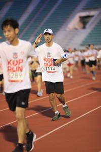 BIB: 289, 1113
                            <button type="button" onclick="openModal(5992754)" class="btn btn-primary btn-sm float-right btn-popup" data-toggle="modal" data-target=".modal-high-quality">
                        <i class="fas fa-shopping-cart"></i> Add to Cart
                    </button>
                                            <button type="button" onclick="isThisMe(5992754, true)" class="btn btn-success btn-sm float-right btn-popup btn-isme hidden" data-toggle="tooltip" data-placement="bottom" title="นี่คือรูปของคุณใช่ไหม คลิกที่นี่เพื่อเอาเข้าอัลบั้ม">
                        <i class="fas fa-plus"></i> Add to album
                    </button>
                    <button type="button" onclick="isThisMe(5992754, false)" class="btn btn-warning btn-sm float-right btn-popup btn-isnotme hidden">
                        <i class="fas fa-ban"></i> Remove from album
                    </button>