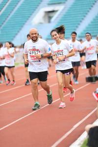 BIB: 4957, 4942
                            <button type="button" onclick="openModal(6006395)" class="btn btn-primary btn-sm float-right btn-popup" data-toggle="modal" data-target=".modal-high-quality">
                        <i class="fas fa-shopping-cart"></i> Add to Cart
                    </button>
                                            <button type="button" onclick="isThisMe(6006395, true)" class="btn btn-success btn-sm float-right btn-popup btn-isme hidden" data-toggle="tooltip" data-placement="bottom" title="นี่คือรูปของคุณใช่ไหม คลิกที่นี่เพื่อเอาเข้าอัลบั้ม">
                        <i class="fas fa-plus"></i> Add to album
                    </button>
                    <button type="button" onclick="isThisMe(6006395, false)" class="btn btn-warning btn-sm float-right btn-popup btn-isnotme hidden">
                        <i class="fas fa-ban"></i> Remove from album
                    </button>