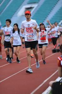 BIB: 201, 7372, 4147
                            <button type="button" onclick="openModal(6002569)" class="btn btn-primary btn-sm float-right btn-popup" data-toggle="modal" data-target=".modal-high-quality">
                        <i class="fas fa-shopping-cart"></i> Add to Cart
                    </button>
                                            <button type="button" onclick="isThisMe(6002569, true)" class="btn btn-success btn-sm float-right btn-popup btn-isme hidden" data-toggle="tooltip" data-placement="bottom" title="นี่คือรูปของคุณใช่ไหม คลิกที่นี่เพื่อเอาเข้าอัลบั้ม">
                        <i class="fas fa-plus"></i> Add to album
                    </button>
                    <button type="button" onclick="isThisMe(6002569, false)" class="btn btn-warning btn-sm float-right btn-popup btn-isnotme hidden">
                        <i class="fas fa-ban"></i> Remove from album
                    </button>