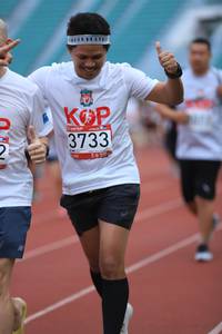 BIB: 3733
                            <button type="button" onclick="openModal(6002954)" class="btn btn-primary btn-sm float-right btn-popup" data-toggle="modal" data-target=".modal-high-quality">
                        <i class="fas fa-shopping-cart"></i> Add to Cart
                    </button>
                                            <button type="button" onclick="isThisMe(6002954, true)" class="btn btn-success btn-sm float-right btn-popup btn-isme hidden" data-toggle="tooltip" data-placement="bottom" title="นี่คือรูปของคุณใช่ไหม คลิกที่นี่เพื่อเอาเข้าอัลบั้ม">
                        <i class="fas fa-plus"></i> Add to album
                    </button>
                    <button type="button" onclick="isThisMe(6002954, false)" class="btn btn-warning btn-sm float-right btn-popup btn-isnotme hidden">
                        <i class="fas fa-ban"></i> Remove from album
                    </button>