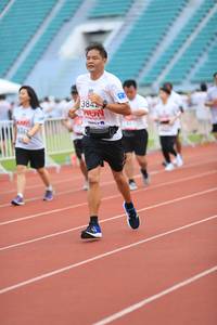 BIB: 384, 342
                            <button type="button" onclick="openModal(6004898)" class="btn btn-primary btn-sm float-right btn-popup" data-toggle="modal" data-target=".modal-high-quality">
                        <i class="fas fa-shopping-cart"></i> Add to Cart
                    </button>
                                            <button type="button" onclick="isThisMe(6004898, true)" class="btn btn-success btn-sm float-right btn-popup btn-isme hidden" data-toggle="tooltip" data-placement="bottom" title="นี่คือรูปของคุณใช่ไหม คลิกที่นี่เพื่อเอาเข้าอัลบั้ม">
                        <i class="fas fa-plus"></i> Add to album
                    </button>
                    <button type="button" onclick="isThisMe(6004898, false)" class="btn btn-warning btn-sm float-right btn-popup btn-isnotme hidden">
                        <i class="fas fa-ban"></i> Remove from album
                    </button>