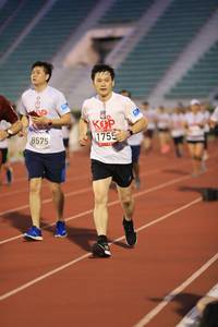 BIB: 1755, 8575
                            <button type="button" onclick="openModal(5991372)" class="btn btn-primary btn-sm float-right btn-popup" data-toggle="modal" data-target=".modal-high-quality">
                        <i class="fas fa-shopping-cart"></i> Add to Cart
                    </button>
                                            <button type="button" onclick="isThisMe(5991372, true)" class="btn btn-success btn-sm float-right btn-popup btn-isme hidden" data-toggle="tooltip" data-placement="bottom" title="นี่คือรูปของคุณใช่ไหม คลิกที่นี่เพื่อเอาเข้าอัลบั้ม">
                        <i class="fas fa-plus"></i> Add to album
                    </button>
                    <button type="button" onclick="isThisMe(5991372, false)" class="btn btn-warning btn-sm float-right btn-popup btn-isnotme hidden">
                        <i class="fas fa-ban"></i> Remove from album
                    </button>