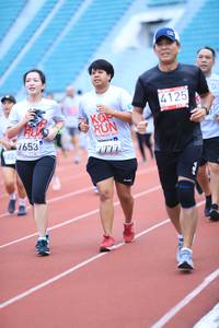 BIB: 4125, 7653, 201
                            <button type="button" onclick="openModal(6000573)" class="btn btn-primary btn-sm float-right btn-popup" data-toggle="modal" data-target=".modal-high-quality">
                        <i class="fas fa-shopping-cart"></i> Add to Cart
                    </button>
                                            <button type="button" onclick="isThisMe(6000573, true)" class="btn btn-success btn-sm float-right btn-popup btn-isme hidden" data-toggle="tooltip" data-placement="bottom" title="นี่คือรูปของคุณใช่ไหม คลิกที่นี่เพื่อเอาเข้าอัลบั้ม">
                        <i class="fas fa-plus"></i> Add to album
                    </button>
                    <button type="button" onclick="isThisMe(6000573, false)" class="btn btn-warning btn-sm float-right btn-popup btn-isnotme hidden">
                        <i class="fas fa-ban"></i> Remove from album
                    </button>