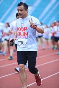 BIB: 7300
                            <button type="button" onclick="openModal(5995052)" class="btn btn-primary btn-sm float-right btn-popup" data-toggle="modal" data-target=".modal-high-quality">
                        <i class="fas fa-shopping-cart"></i> Add to Cart
                    </button>
                                            <button type="button" onclick="isThisMe(5995052, true)" class="btn btn-success btn-sm float-right btn-popup btn-isme hidden" data-toggle="tooltip" data-placement="bottom" title="นี่คือรูปของคุณใช่ไหม คลิกที่นี่เพื่อเอาเข้าอัลบั้ม">
                        <i class="fas fa-plus"></i> Add to album
                    </button>
                    <button type="button" onclick="isThisMe(5995052, false)" class="btn btn-warning btn-sm float-right btn-popup btn-isnotme hidden">
                        <i class="fas fa-ban"></i> Remove from album
                    </button>