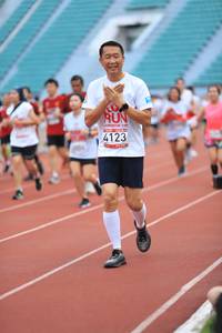 BIB: 4123
                            <button type="button" onclick="openModal(6004622)" class="btn btn-primary btn-sm float-right btn-popup" data-toggle="modal" data-target=".modal-high-quality">
                        <i class="fas fa-shopping-cart"></i> Add to Cart
                    </button>
                                            <button type="button" onclick="isThisMe(6004622, true)" class="btn btn-success btn-sm float-right btn-popup btn-isme hidden" data-toggle="tooltip" data-placement="bottom" title="นี่คือรูปของคุณใช่ไหม คลิกที่นี่เพื่อเอาเข้าอัลบั้ม">
                        <i class="fas fa-plus"></i> Add to album
                    </button>
                    <button type="button" onclick="isThisMe(6004622, false)" class="btn btn-warning btn-sm float-right btn-popup btn-isnotme hidden">
                        <i class="fas fa-ban"></i> Remove from album
                    </button>