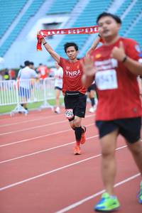 BIB: 541, 950
                            <button type="button" onclick="openModal(5995649)" class="btn btn-primary btn-sm float-right btn-popup" data-toggle="modal" data-target=".modal-high-quality">
                        <i class="fas fa-shopping-cart"></i> Add to Cart
                    </button>
                                            <button type="button" onclick="isThisMe(5995649, true)" class="btn btn-success btn-sm float-right btn-popup btn-isme hidden" data-toggle="tooltip" data-placement="bottom" title="นี่คือรูปของคุณใช่ไหม คลิกที่นี่เพื่อเอาเข้าอัลบั้ม">
                        <i class="fas fa-plus"></i> Add to album
                    </button>
                    <button type="button" onclick="isThisMe(5995649, false)" class="btn btn-warning btn-sm float-right btn-popup btn-isnotme hidden">
                        <i class="fas fa-ban"></i> Remove from album
                    </button>