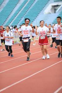 BIB: 002, 4132, 2708, 4133
                            <button type="button" onclick="openModal(6005717)" class="btn btn-primary btn-sm float-right btn-popup" data-toggle="modal" data-target=".modal-high-quality">
                        <i class="fas fa-shopping-cart"></i> Add to Cart
                    </button>
                                            <button type="button" onclick="isThisMe(6005717, true)" class="btn btn-success btn-sm float-right btn-popup btn-isme hidden" data-toggle="tooltip" data-placement="bottom" title="นี่คือรูปของคุณใช่ไหม คลิกที่นี่เพื่อเอาเข้าอัลบั้ม">
                        <i class="fas fa-plus"></i> Add to album
                    </button>
                    <button type="button" onclick="isThisMe(6005717, false)" class="btn btn-warning btn-sm float-right btn-popup btn-isnotme hidden">
                        <i class="fas fa-ban"></i> Remove from album
                    </button>