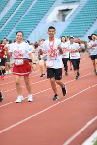 BIB: 8261, 3986, 132, 002
                            <button type="button" onclick="openModal(6005720)" class="btn btn-primary btn-sm float-right btn-popup" data-toggle="modal" data-target=".modal-high-quality">
                        <i class="fas fa-shopping-cart"></i> Add to Cart
                    </button>
                                            <button type="button" onclick="isThisMe(6005720, true)" class="btn btn-success btn-sm float-right btn-popup btn-isme hidden" data-toggle="tooltip" data-placement="bottom" title="นี่คือรูปของคุณใช่ไหม คลิกที่นี่เพื่อเอาเข้าอัลบั้ม">
                        <i class="fas fa-plus"></i> Add to album
                    </button>
                    <button type="button" onclick="isThisMe(6005720, false)" class="btn btn-warning btn-sm float-right btn-popup btn-isnotme hidden">
                        <i class="fas fa-ban"></i> Remove from album
                    </button>