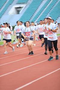 BIB: 135, 25400, 3986, 3099
                            <button type="button" onclick="openModal(6005739)" class="btn btn-primary btn-sm float-right btn-popup" data-toggle="modal" data-target=".modal-high-quality">
                        <i class="fas fa-shopping-cart"></i> Add to Cart
                    </button>
                                            <button type="button" onclick="isThisMe(6005739, true)" class="btn btn-success btn-sm float-right btn-popup btn-isme hidden" data-toggle="tooltip" data-placement="bottom" title="นี่คือรูปของคุณใช่ไหม คลิกที่นี่เพื่อเอาเข้าอัลบั้ม">
                        <i class="fas fa-plus"></i> Add to album
                    </button>
                    <button type="button" onclick="isThisMe(6005739, false)" class="btn btn-warning btn-sm float-right btn-popup btn-isnotme hidden">
                        <i class="fas fa-ban"></i> Remove from album
                    </button>